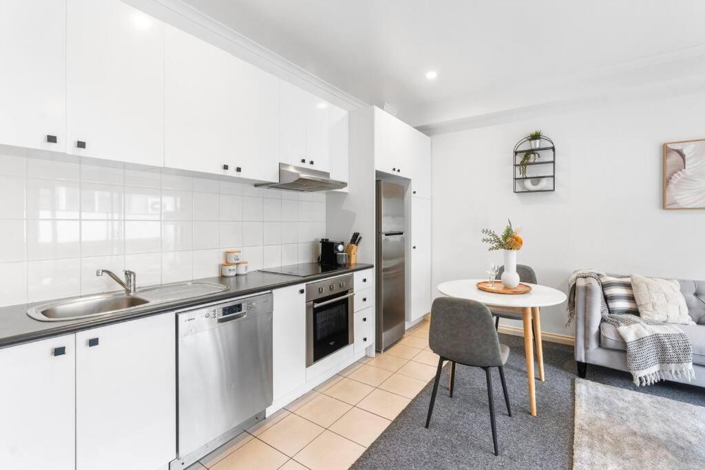 Апартаменты Cozy 1 Bedder In St Kilda With Balcony Мельбурн Экстерьер фото