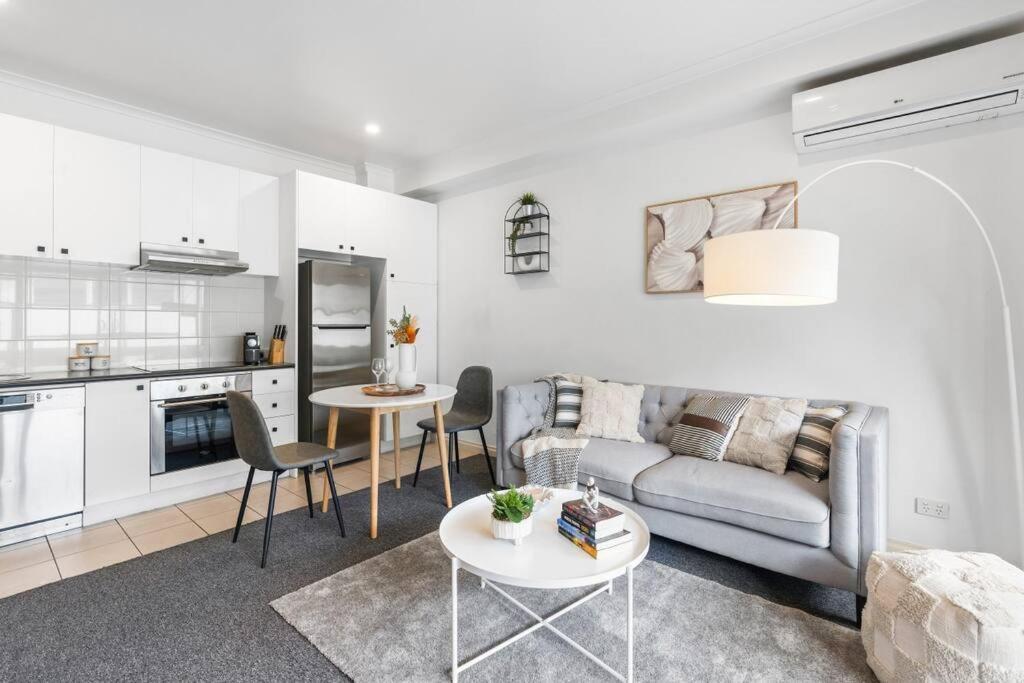 Апартаменты Cozy 1 Bedder In St Kilda With Balcony Мельбурн Экстерьер фото